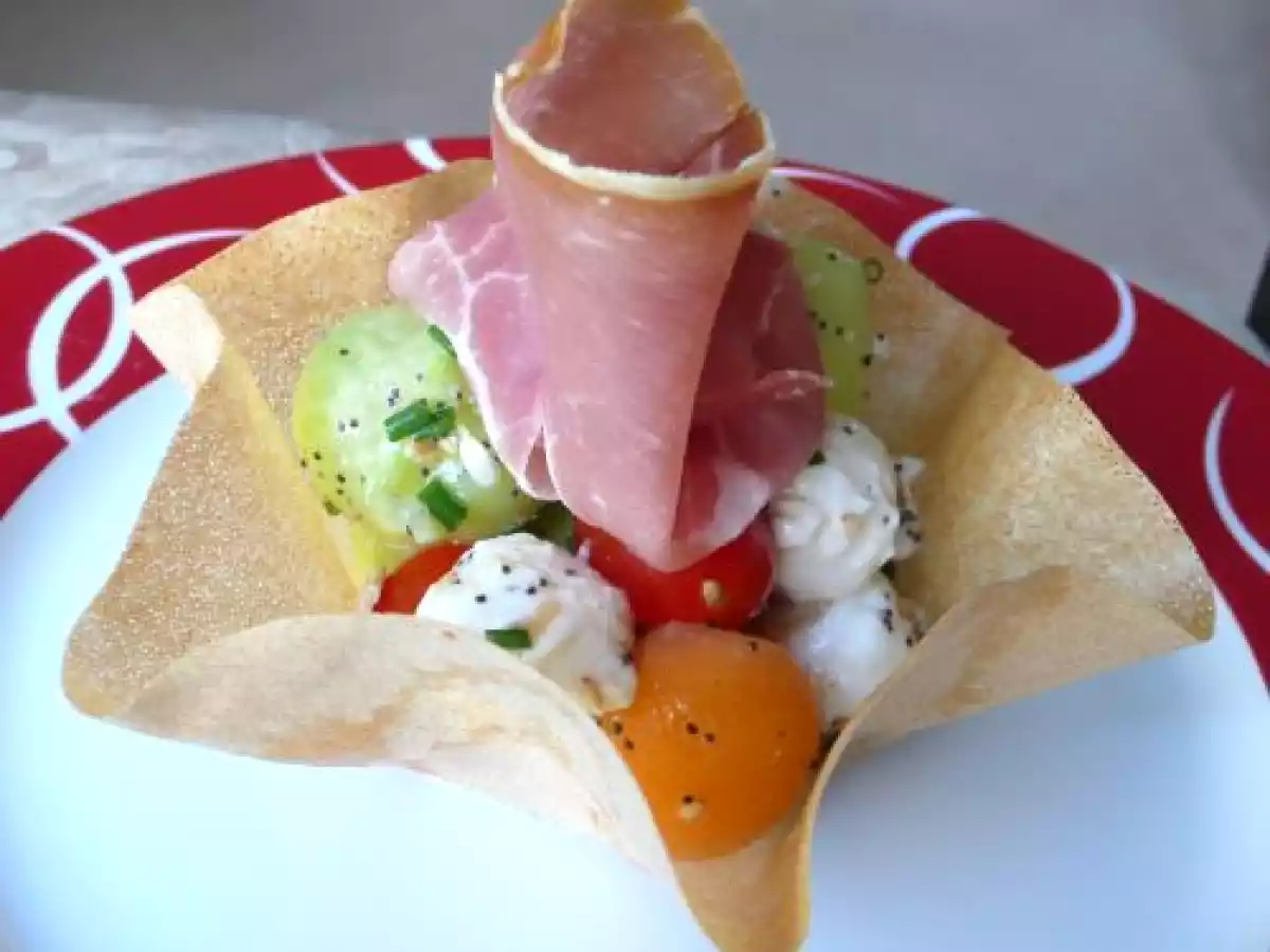 Billes de légumes en panier de brick