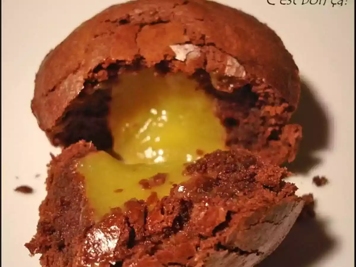 Biscuit au chocolat, coeur coulant à la mangue
