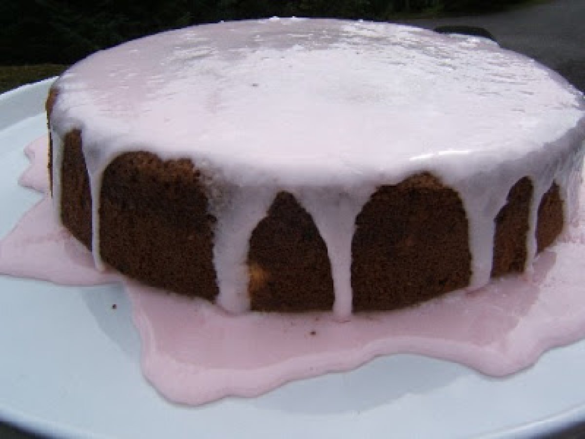 Biscuit De Savoie Aux Framboises Glacage Royal A L Eau De Rose Recette Ptitchef