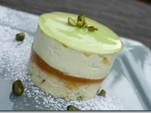 Biscuit Financier Gelee D Abricot Et Mousse A La Pistache Recette Ptitchef