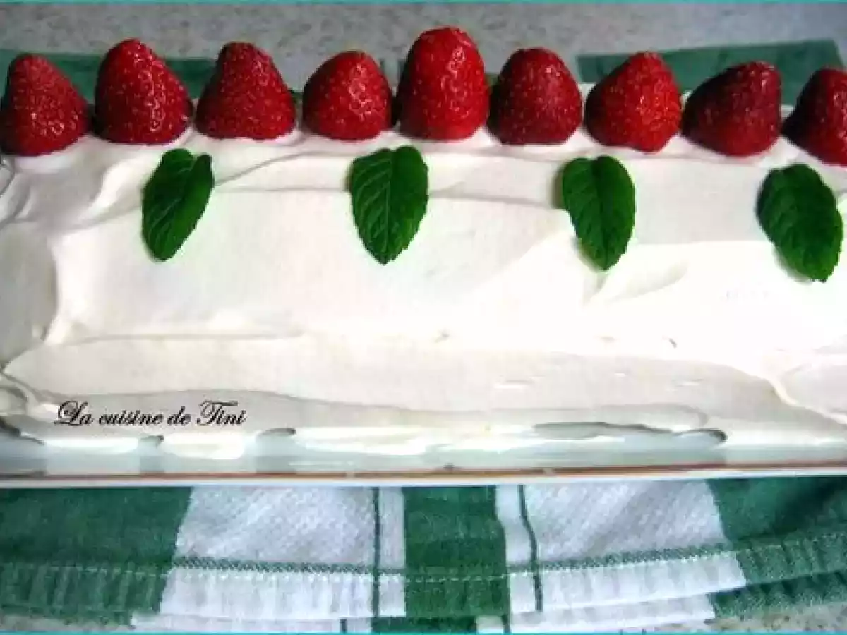 Biscuit roulé à la fraise et à la chantilly - photo 2