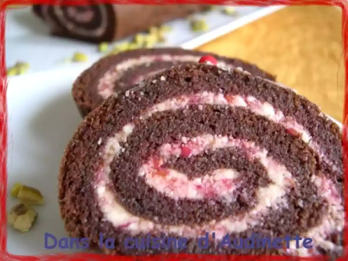 Biscuit roulé au chocolat et crème aux framboises - photo 2