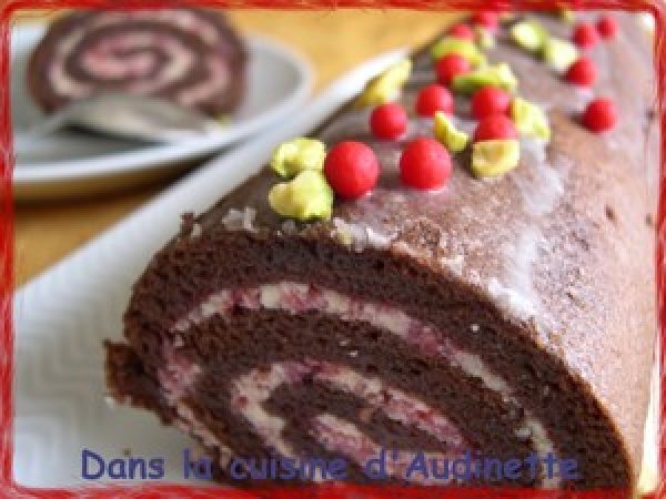 Biscuit Roule Au Chocolat Et Creme Aux Framboises Recette Ptitchef