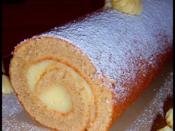 Biscuit Roule Vanille Praline Recette Ptitchef