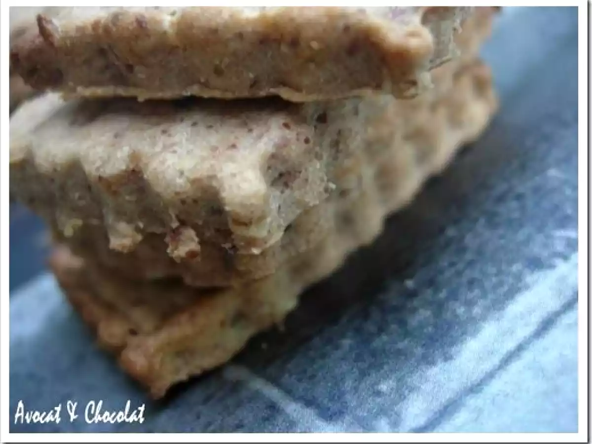 Biscuits à la farine complète et confiture de lait aux amandes et noisettes torréfiées - photo 3