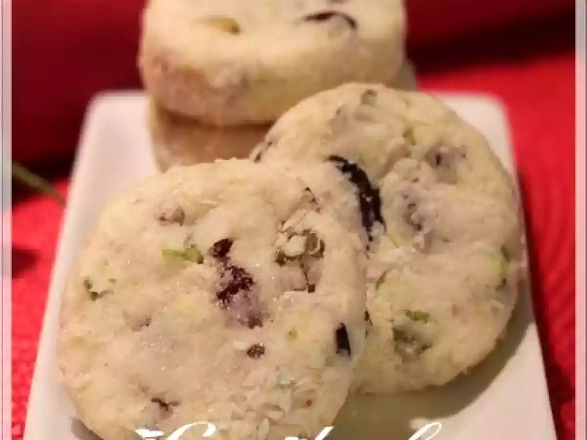 Biscuits à la noix de coco, aux canneberges et aux pistaches