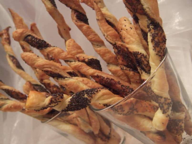 Biscuits apéritifs au chorizo et torsades aux graines de pavot, photo 1