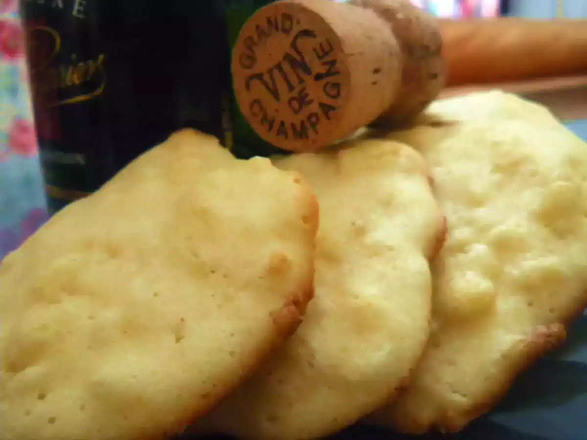 Biscuits au champagne et chocolat blanc