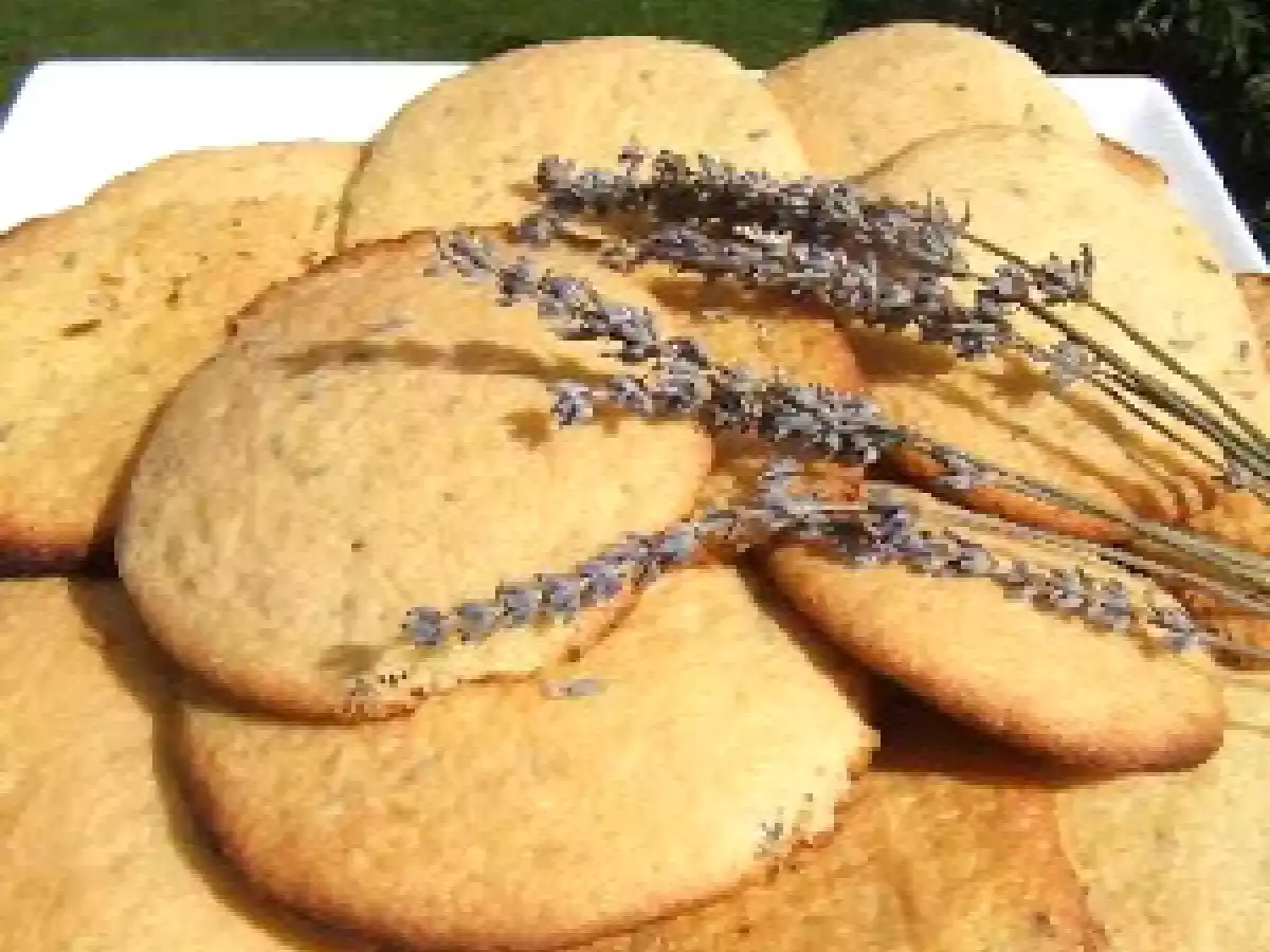 Biscuits aux fleurs de lavande