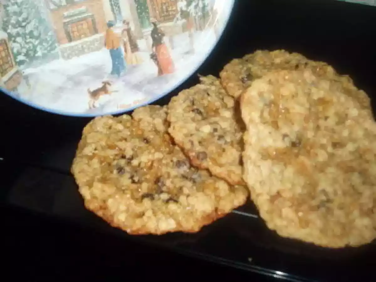 Biscuits aux flocons d'avoine, au beurre de cacahuètes et aux pépites de chocolat