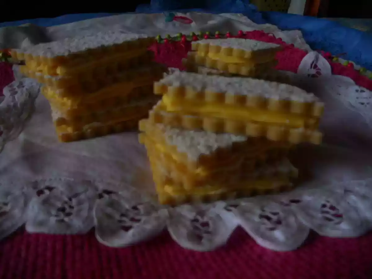 Biscuits custard cream