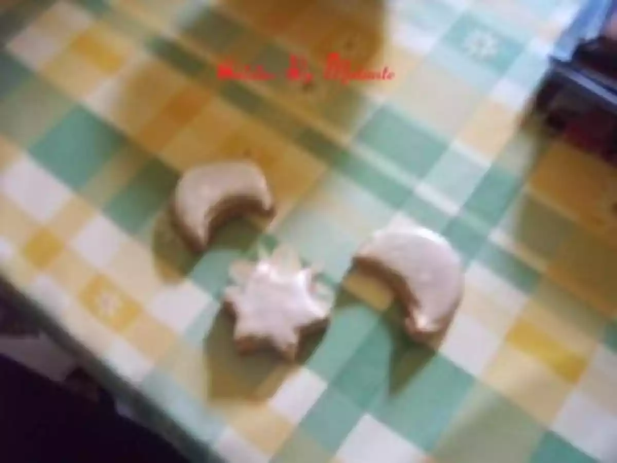 Biscuits de Noël goût pain d'épice avec glaçage à la fleur d'oranger - photo 3