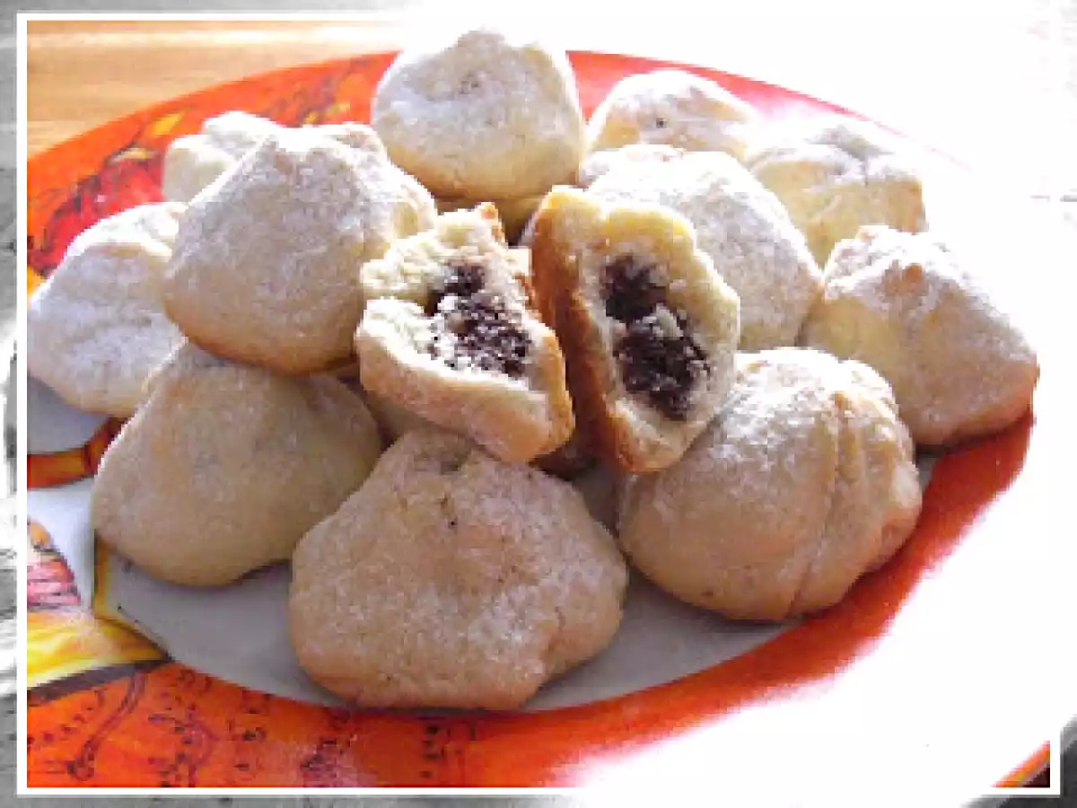 Biscuits farcis aux figues, noix, châtaigne et chocolat