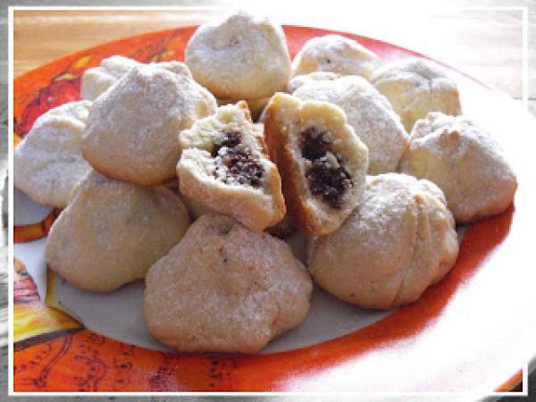 Biscuits farcis aux figues, noix, châtaigne et chocolat