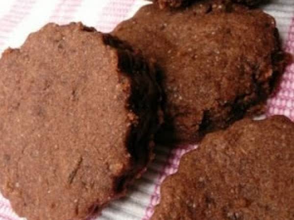 Biscuits fondants au cacao et à l'orange confite