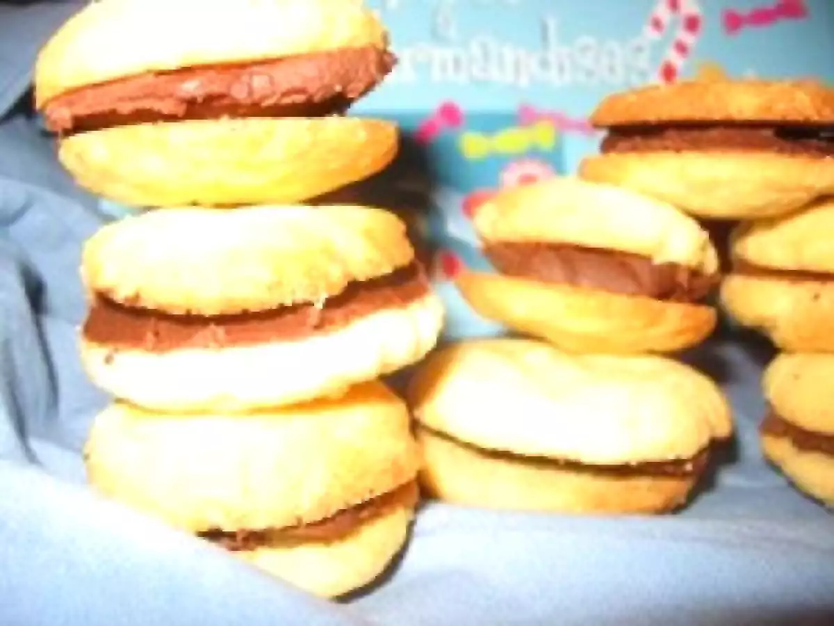 Biscuits fourrés au gianduja