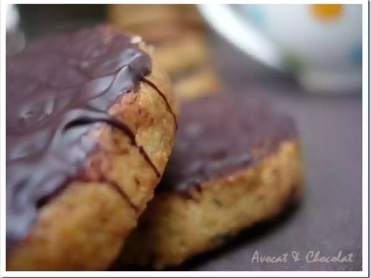 Biscuits sablés quinoa, céréales et graines nappés de chocolat - photo 5