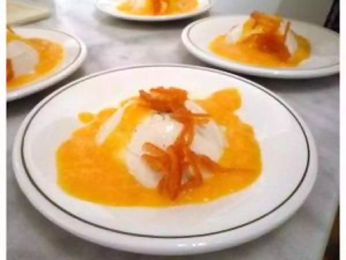 Blanc-manger vanille-coco et coulis de clémentines