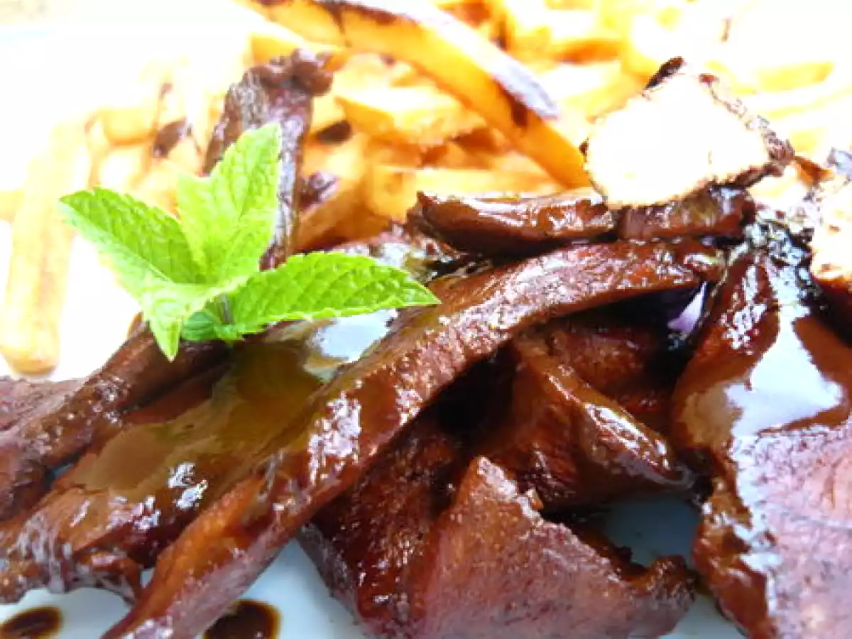 Blancs de Poulet aigre-doux!!Une combinaison délicieuse entre vin et sauce soja!!