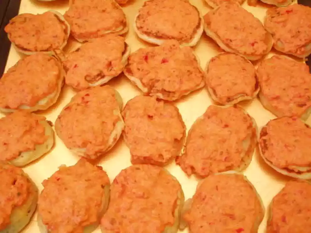 Blini à la crème de macasporne au chorizo et poivron rouge