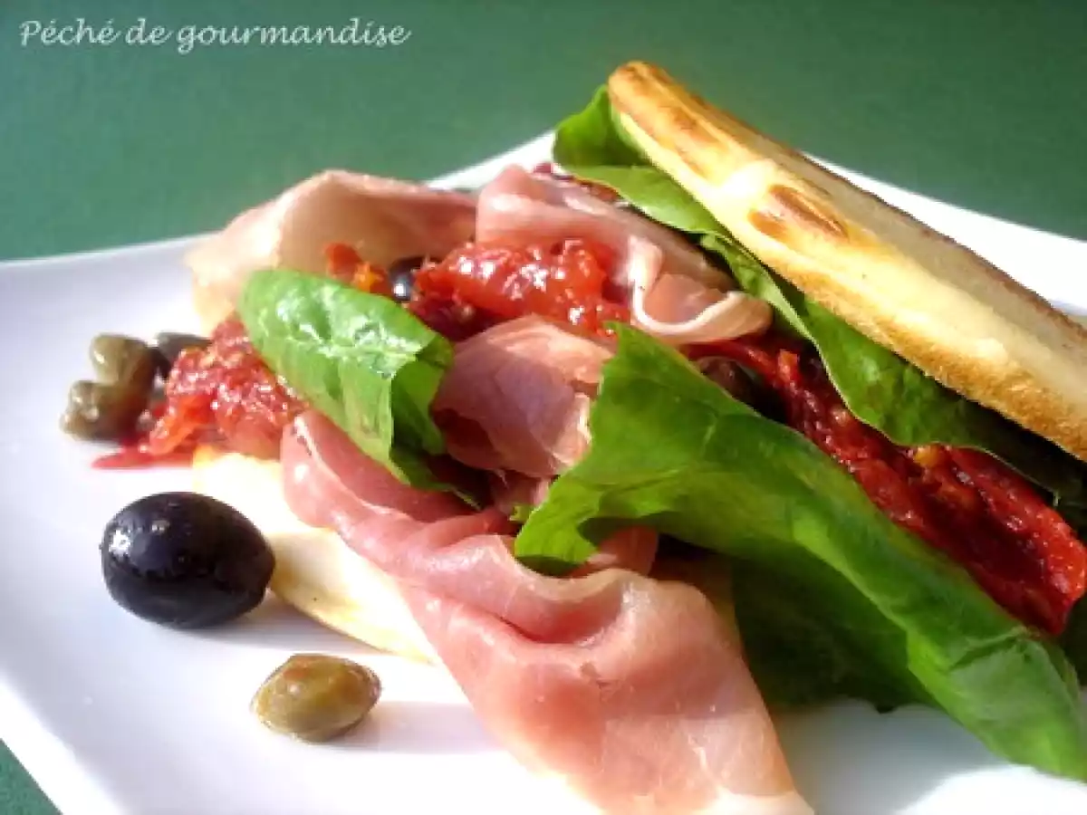 Blinis à l'italienne au jambon de Parme, épinards frais et tomates - photo 2