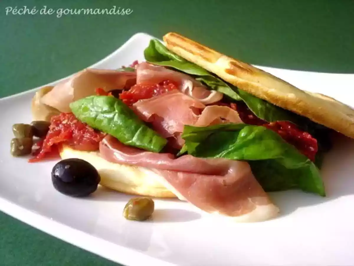 Blinis à l'italienne au jambon de Parme, épinards frais et tomates - photo 3