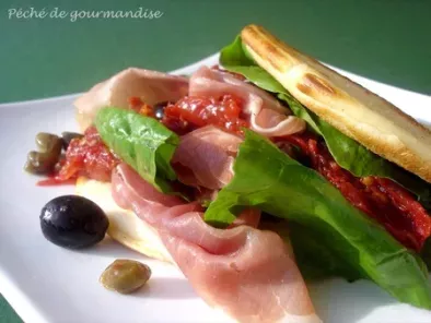 Blinis à l'italienne au jambon de Parme, épinards frais et tomates, photo 2