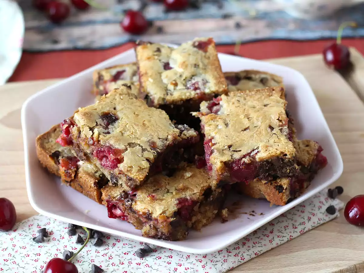 Blondie cerises et chocolat, le gâteau croquant et fondant parfait - photo 3