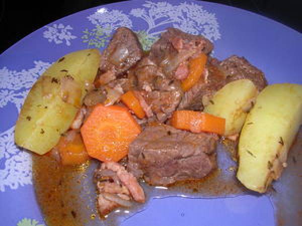 Boeuf A L Estouffade De Pommes De Terre Recette Ptitchef