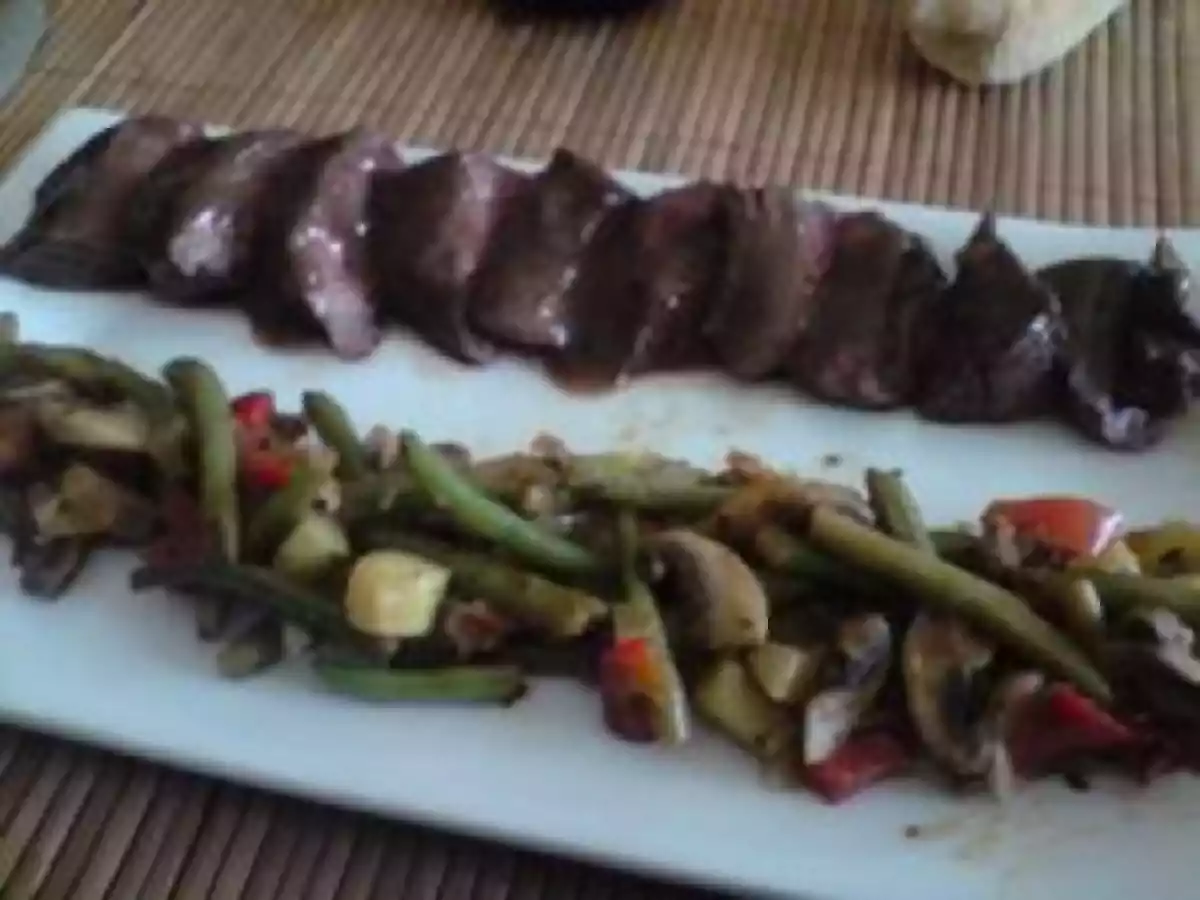 Boeuf laqué et ses légumes poêlés