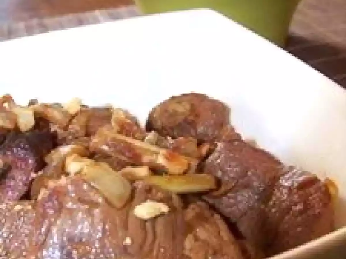 Boeuf sauté à la citronnelle et aux cacahuètes