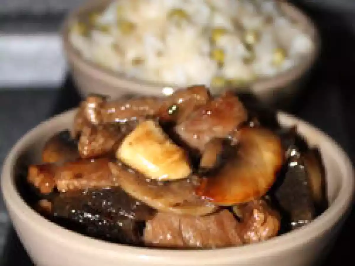 Boeuf sauté aux champignons et à la sauce d'huître