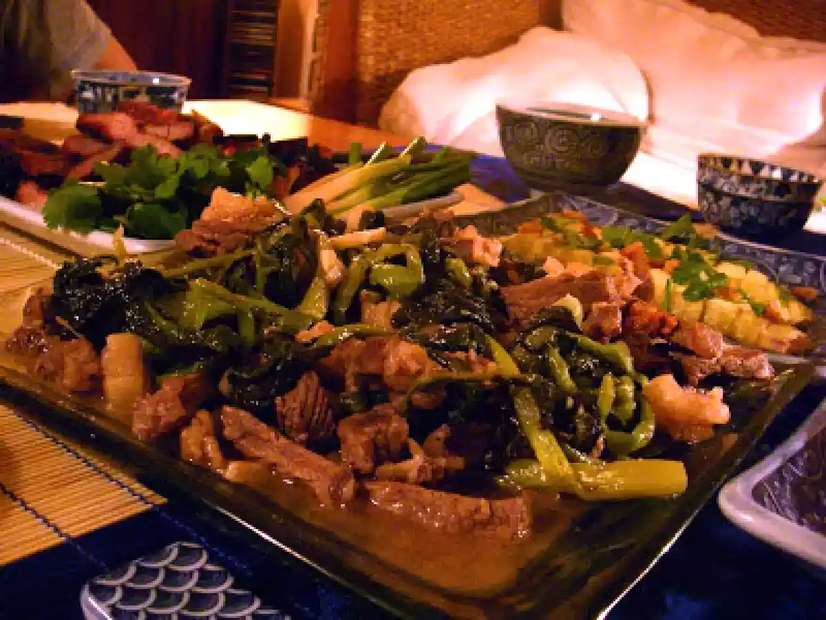 Boeuf sauté aux légumes en saumure