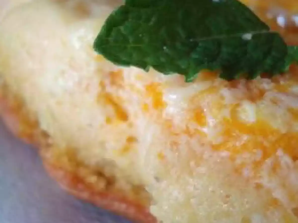 BOIRE LE CAFE BLANC LIBANAIS ET DEGUSTER UN GÂTEAU D'ORANGE