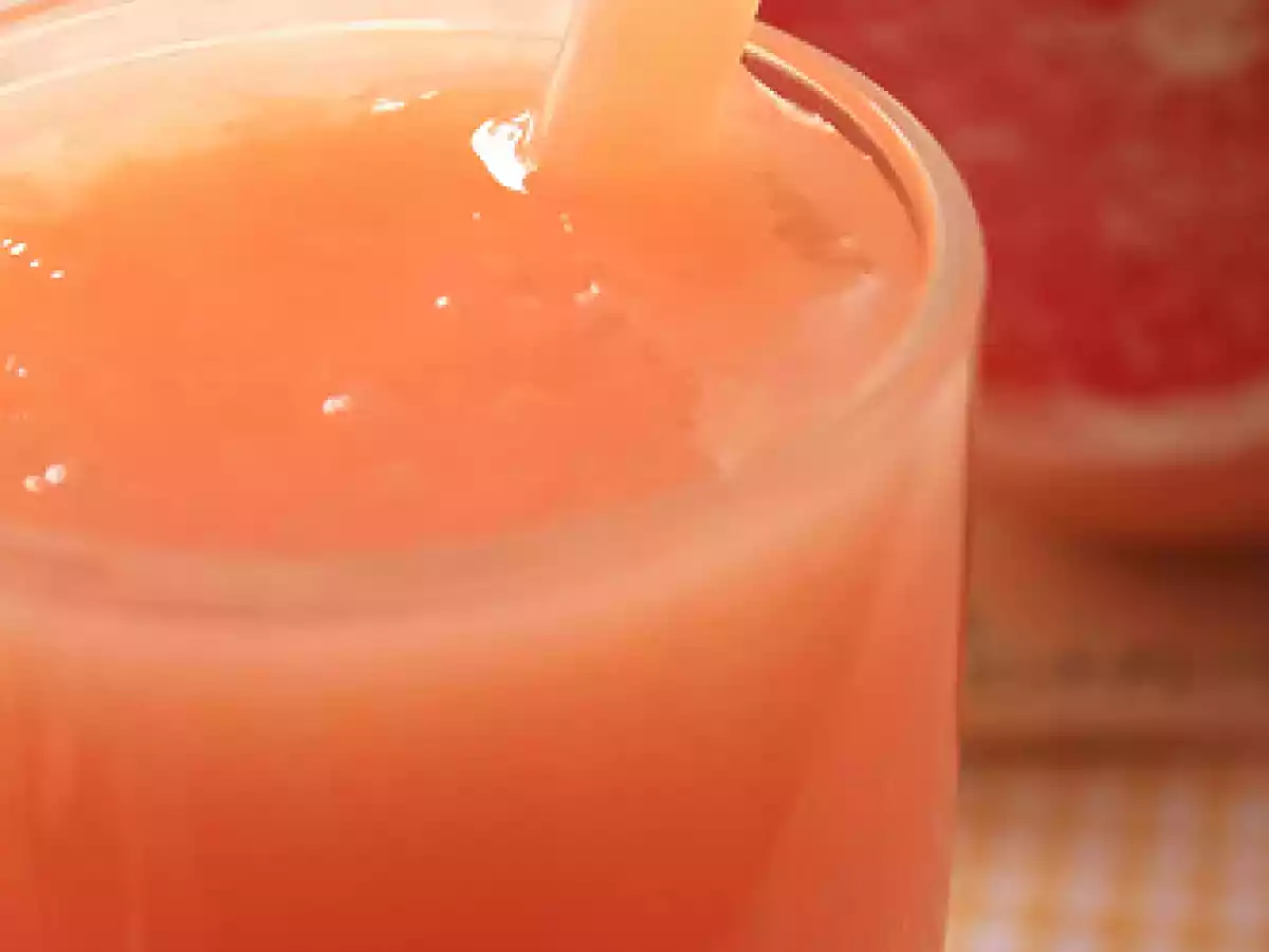 Boisson au jus de pamplemousse et agar agar pour une cure minceur de vitamine et du fibre