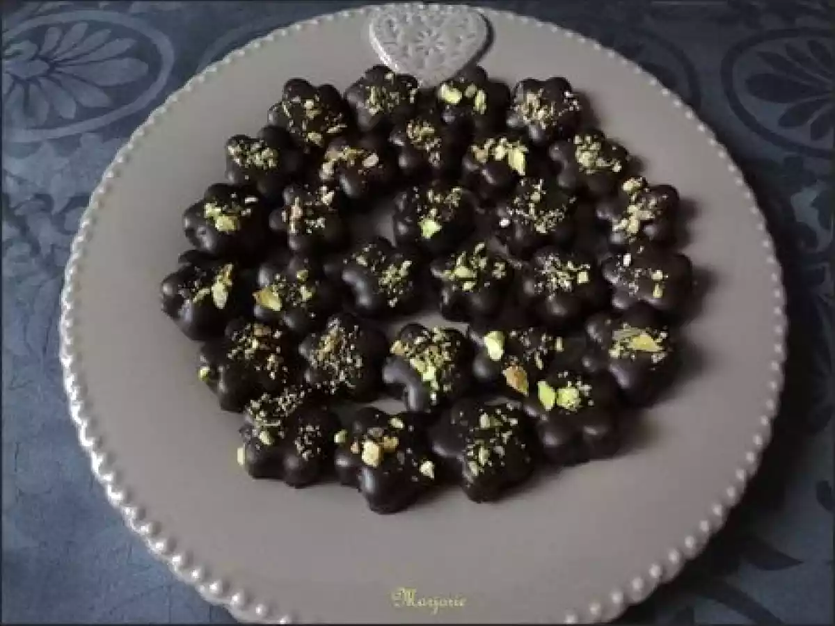 Bonbons chocolatés au praliné & pistache - photo 2