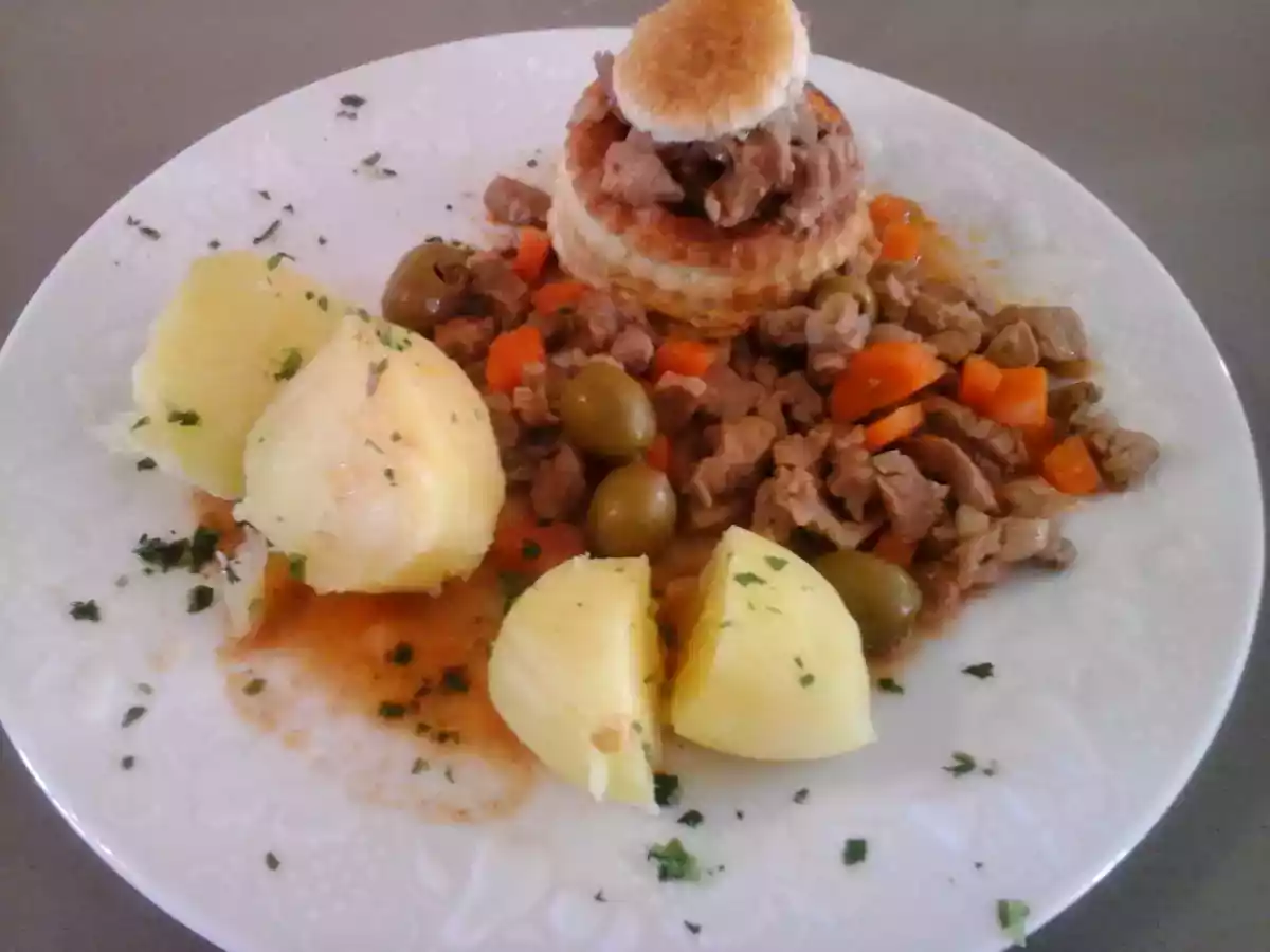 Bouchées à la reine à la financière de veau