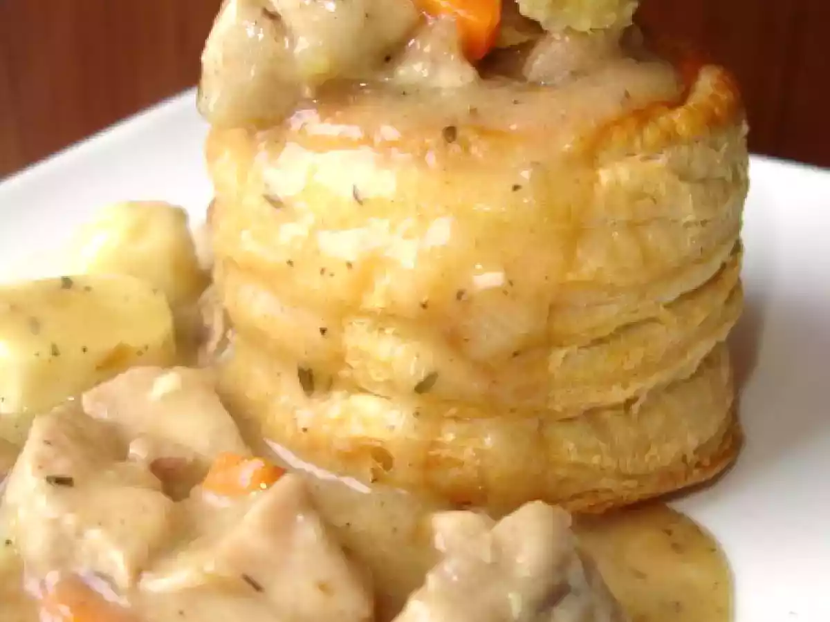 BOUCHEES A LA REINE AUX RIS DE VEAU ET QUENELLES