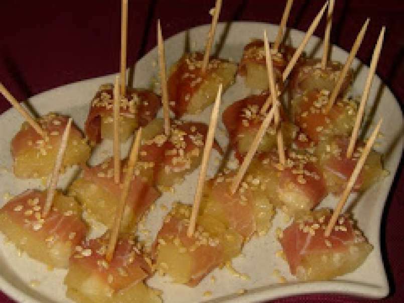 Bouchées ananas-jambon-sésame, Filet de cabillaud au confit d'oignons et poivrons ..