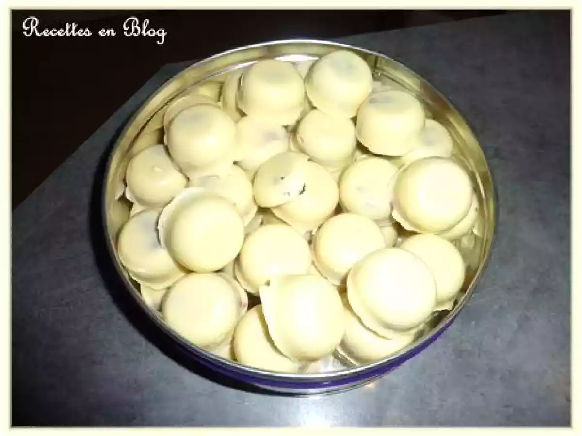 BOUCHÉES AU CHOCOLAT BLANC COEUR DE FRAMBOISES