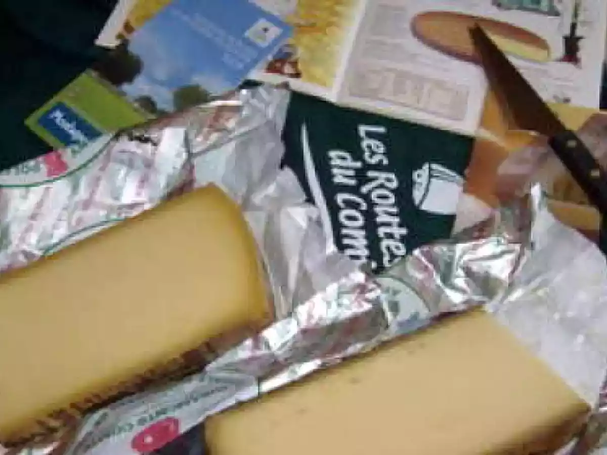 Bouchées au Comté, figues, jambon cru et basilic - photo 3