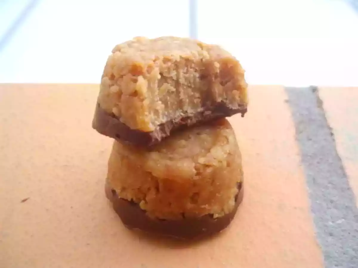 BOUCHEES D'AVOINE, CARAMEL AU BEURRE SALE & CHOCOLAT