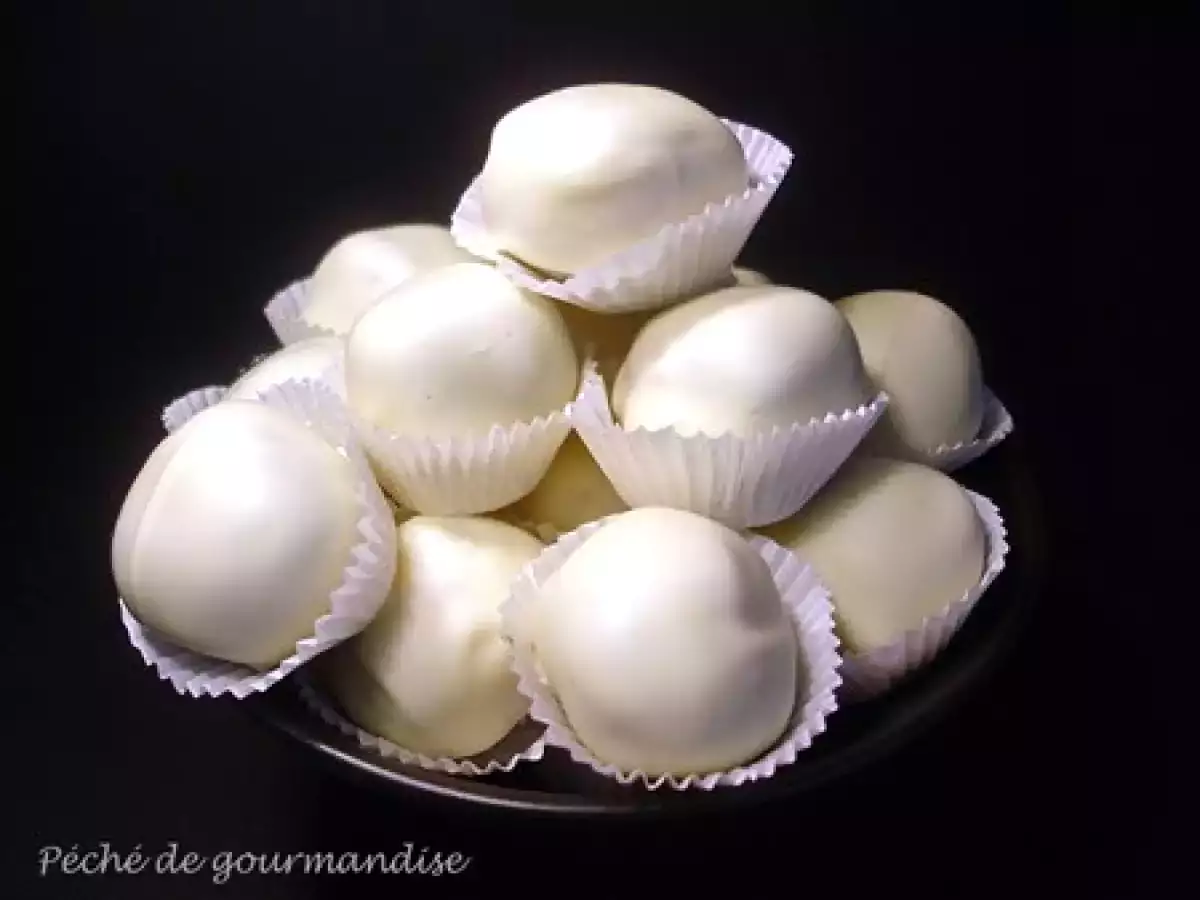 Bouchées de chocolat blanc, ganache au chocolat au lait et aux fruit de la passion - photo 2