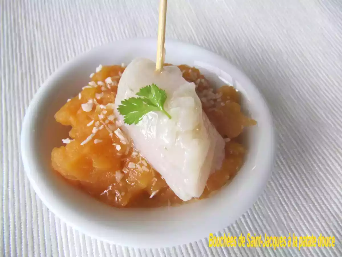 BOUCHEES DE SAINT-JACQUES SUR LIT DE PATATES DOUCES