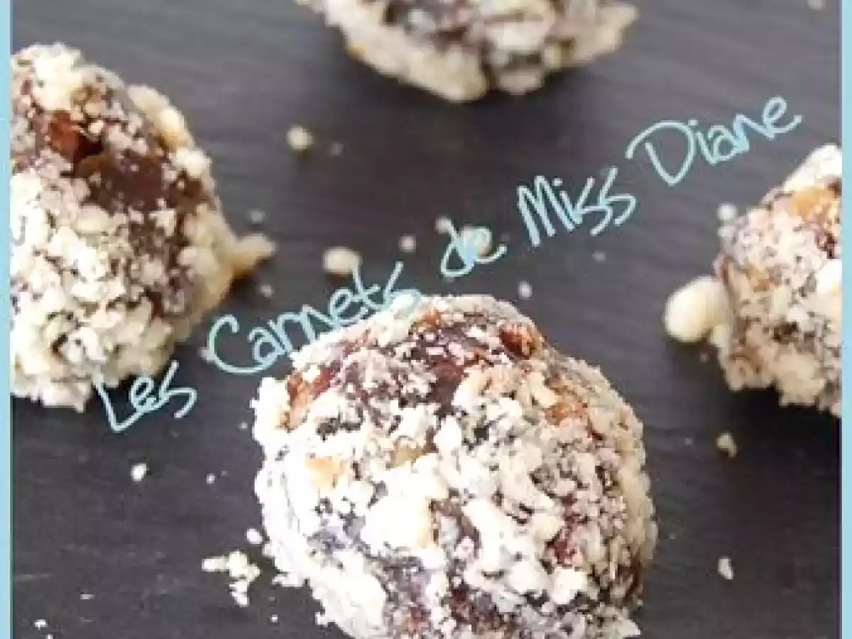 Bouchées énergétiques aux dattes et aux fruits secs