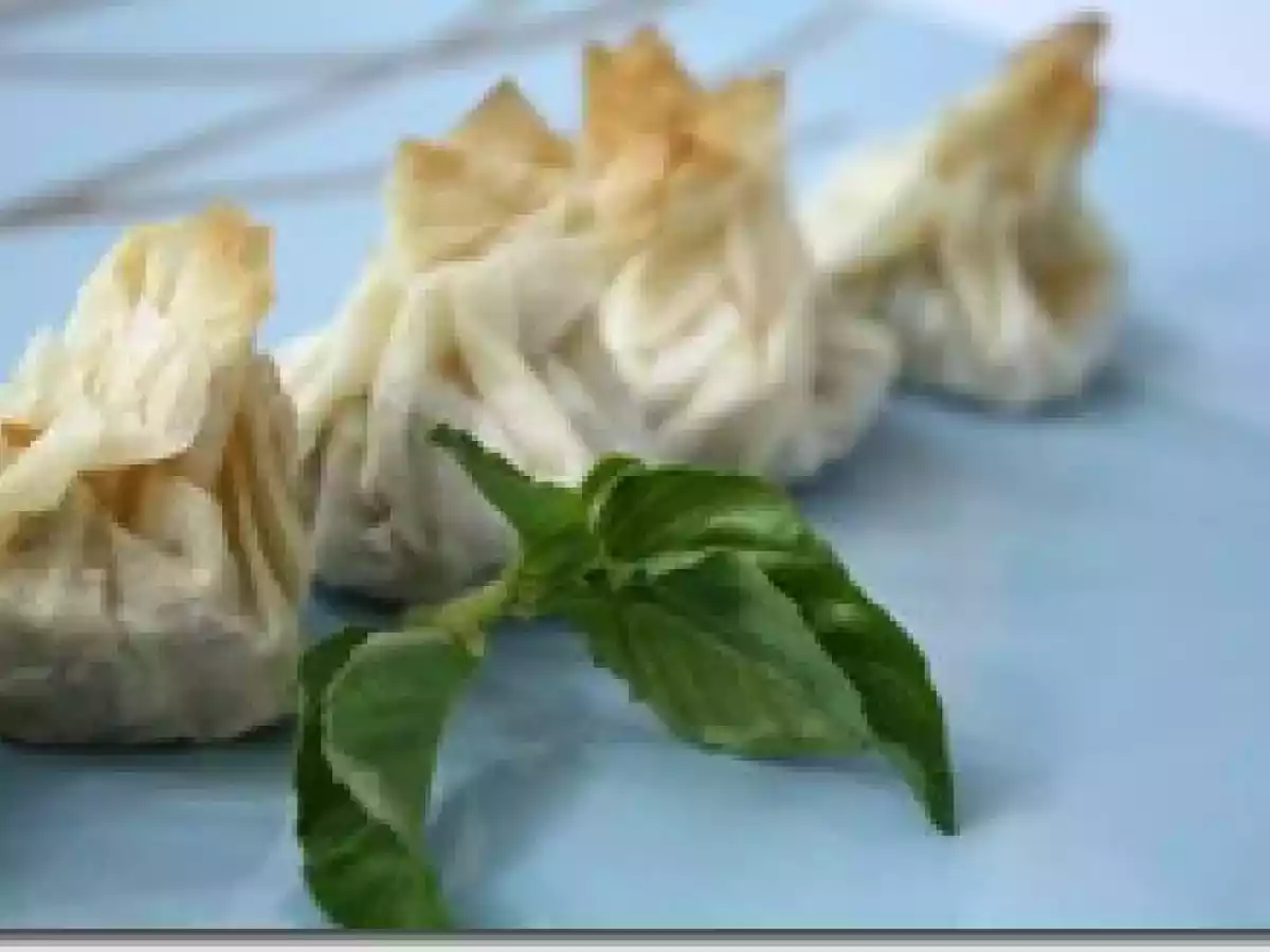 Bouchées Filo au Poulet, Champignon et Basilic