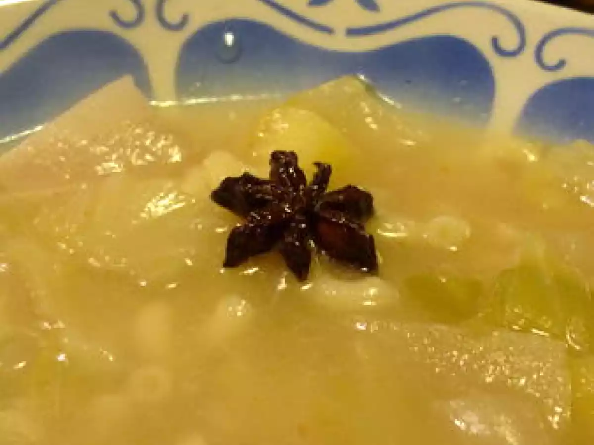 Bouillon de poule aux deux choux et coquillettes