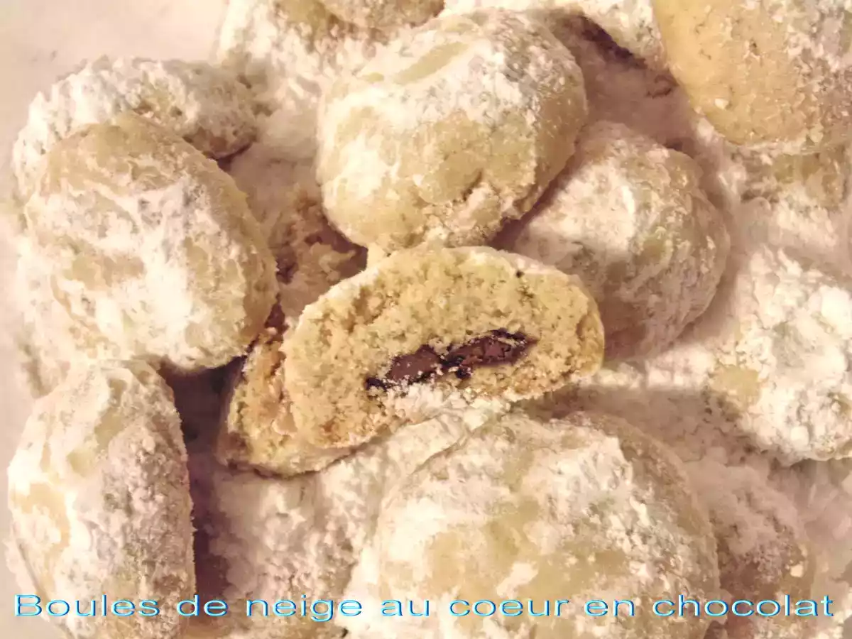 Boules de neige au coeur en chocolat (sans oeuf)