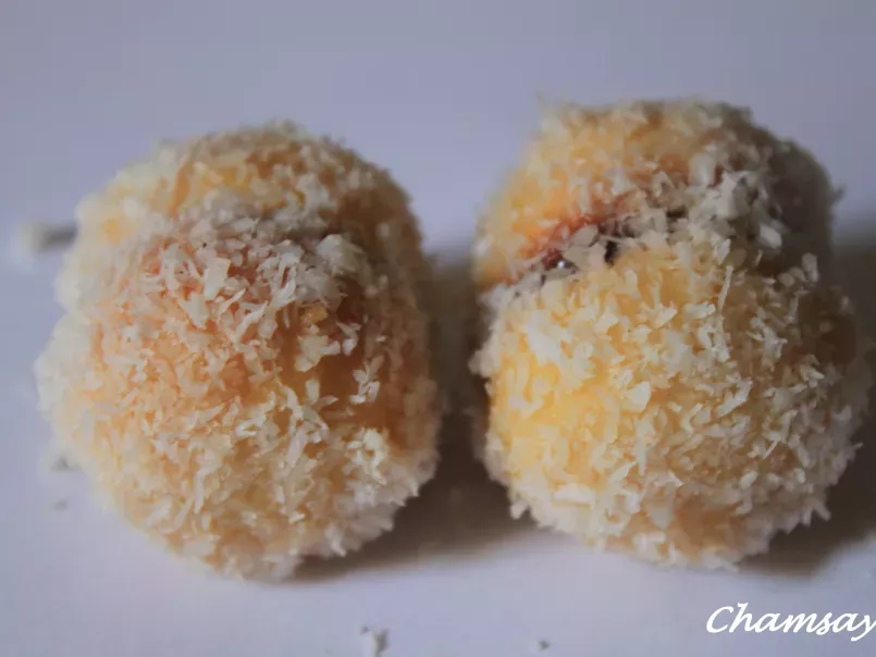 Boules de neige ou gâteaux roulés à la confiture et noix de coco, photo 1
