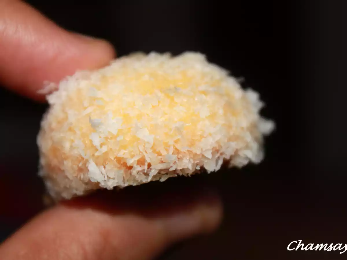 Boules de neige ou gâteaux roulés à la confiture et noix de coco - photo 3
